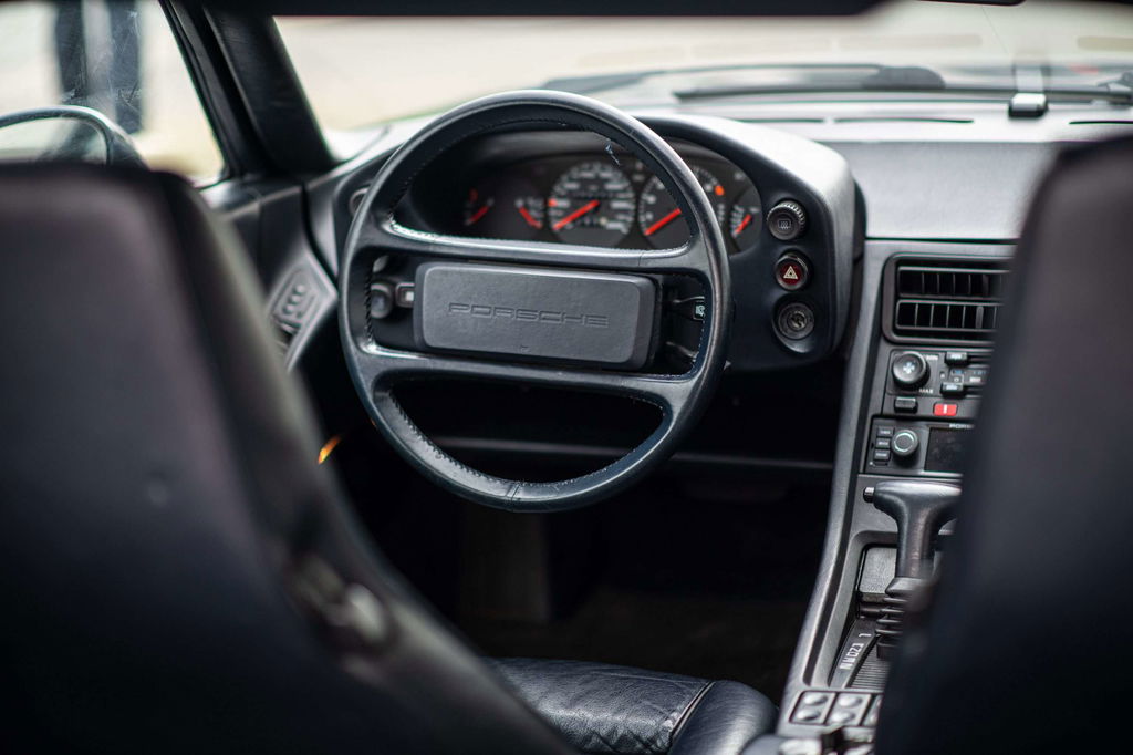 Porsche 928 S4