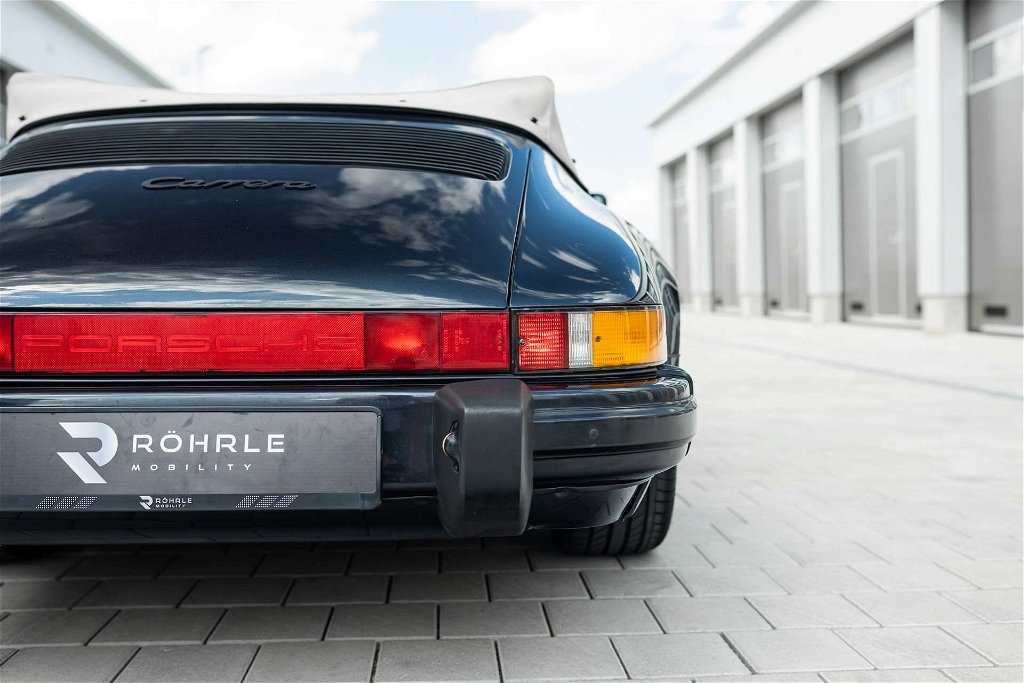 Porsche 911 Carrera 3.2 “25 Jahre 911”