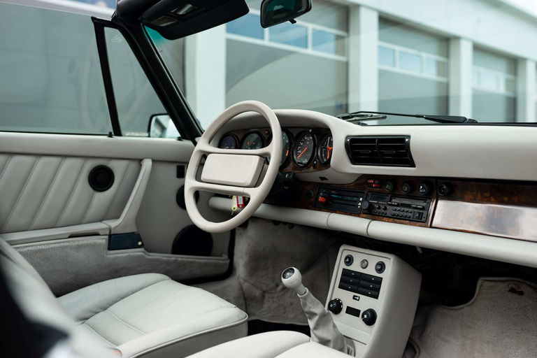 Porsche 911 Carrera 3.2 “25 Jahre 911”