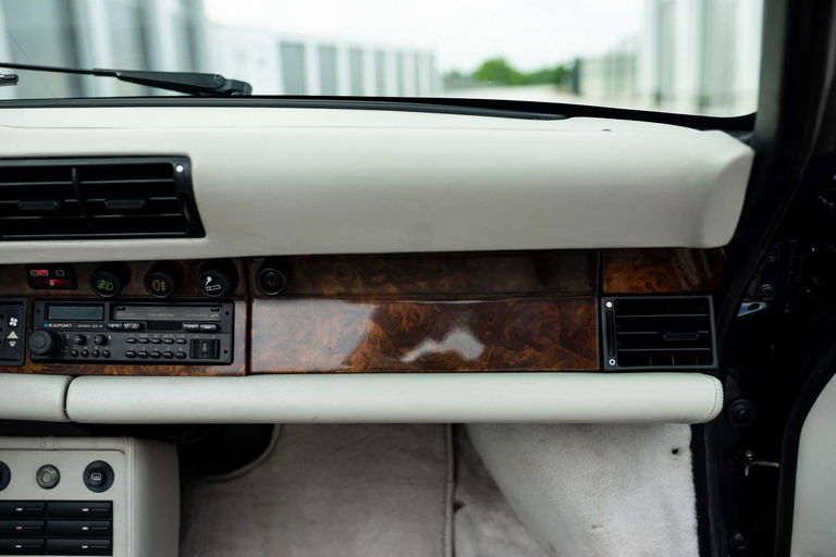 Porsche 911 Carrera 3.2 “25 Jahre 911”