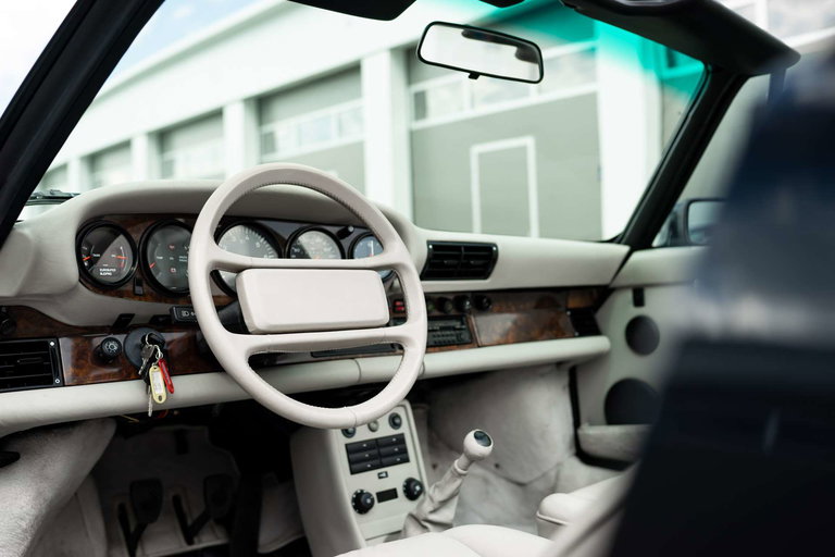 Porsche 911 Carrera 3.2 “25 Jahre 911”