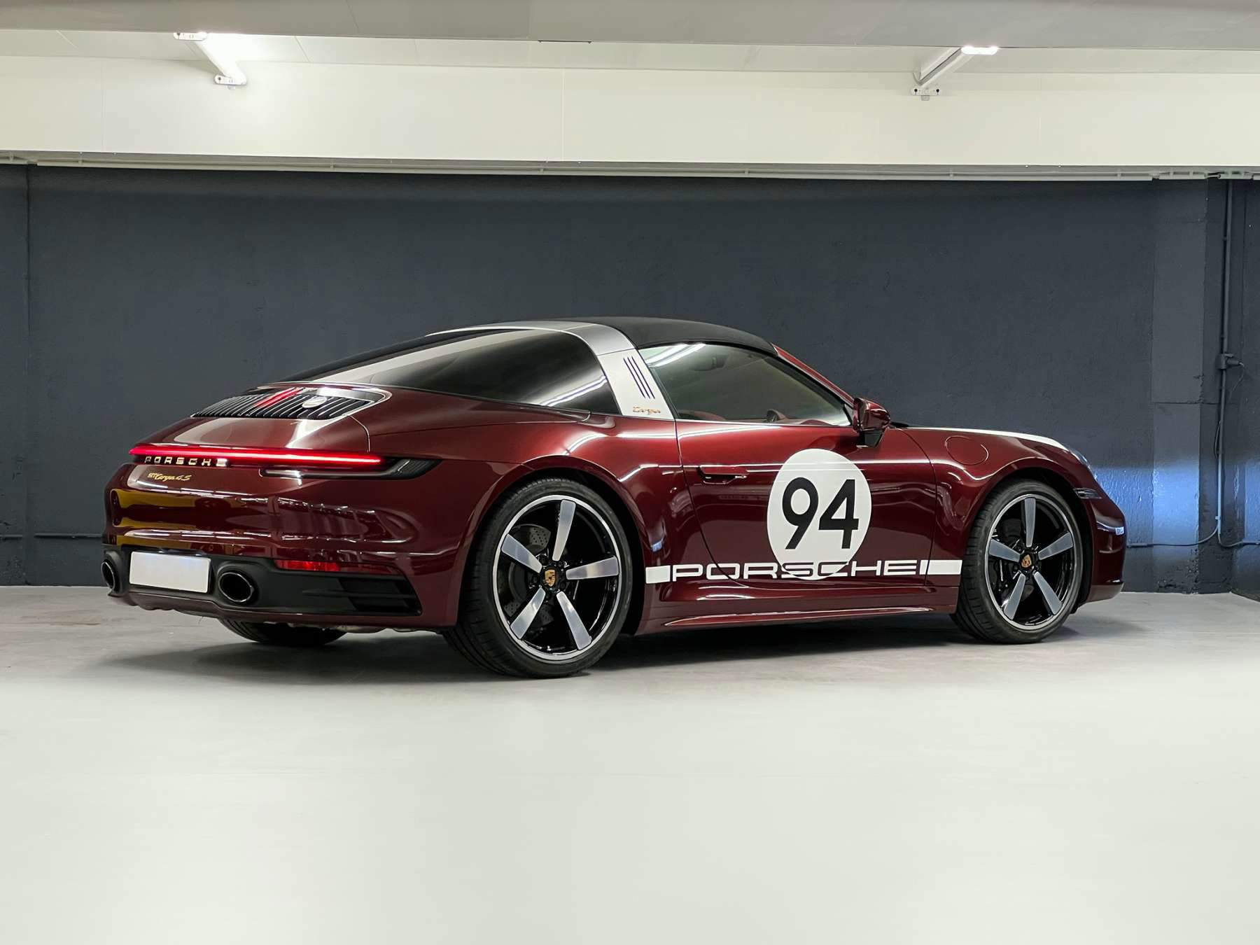 Porsche 992 Heritage Design Edition 2020 - elferspot.com - Marketplace ...