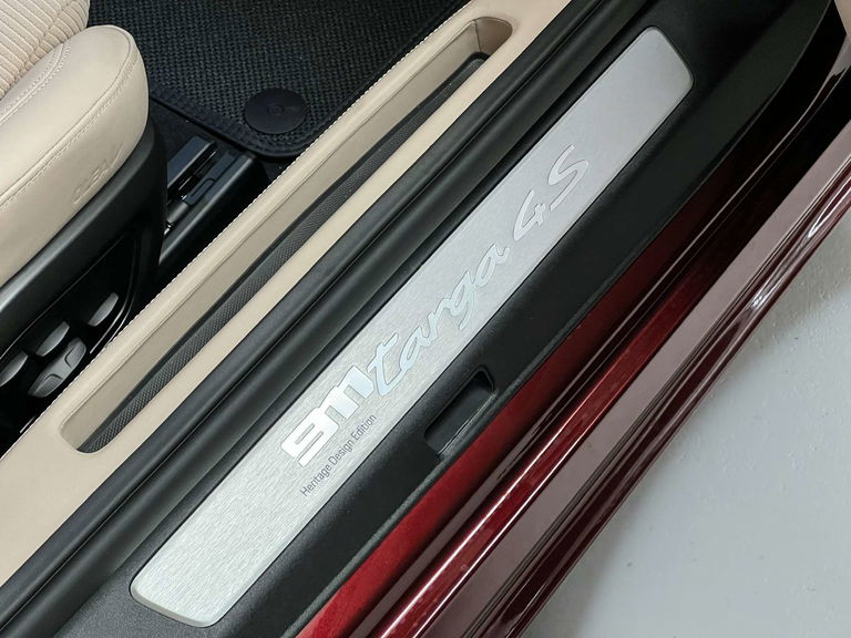 Porsche 992 Heritage Design Edition