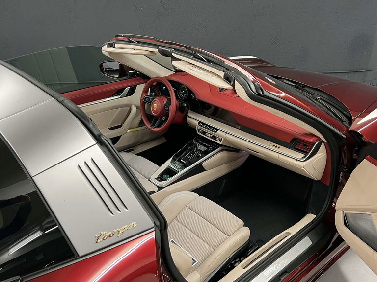 Porsche 992 Heritage Design Edition