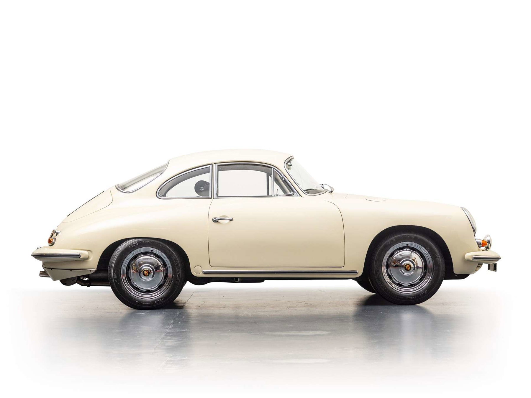 Porsche 356 B Carrera 2 Modellauto 1:32 – Mit Rückziehfunktion & öffnenden Türen
