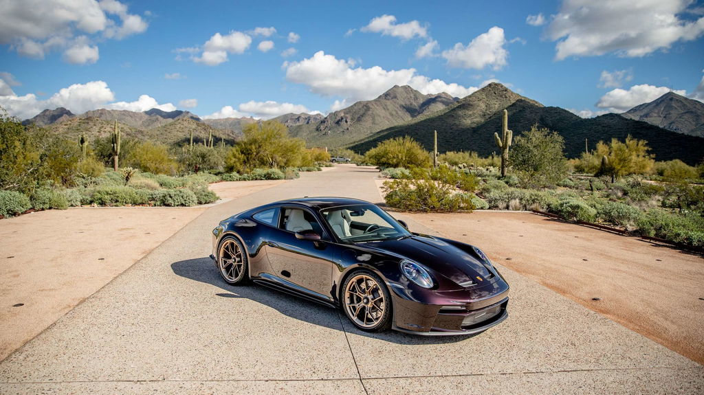 Porsche 992 GT3 Touring