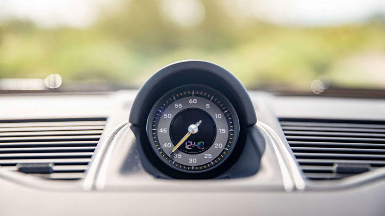 Porsche 992 GT3 Touring