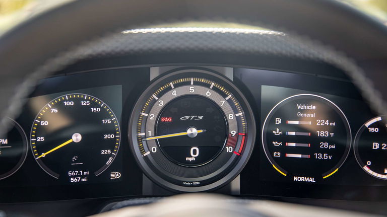 Porsche 992 GT3 Touring