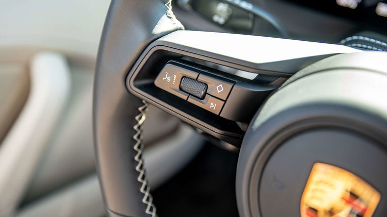 Porsche 992 GT3 Touring