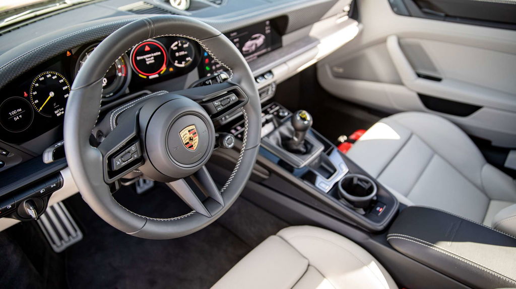 Porsche 992 GT3 Touring