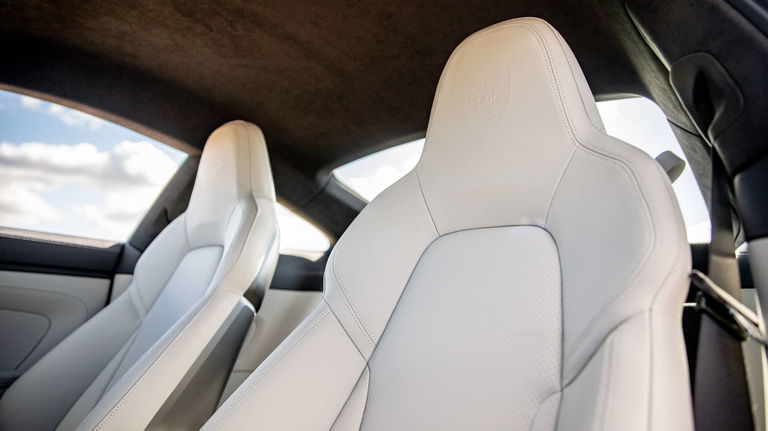 Porsche 992 GT3 Touring