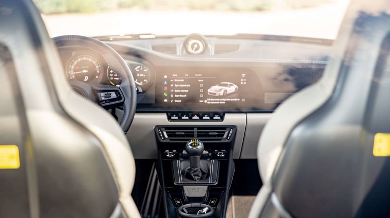 Porsche 992 GT3 Touring