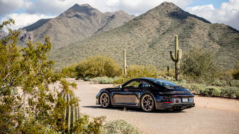 Porsche 992 GT3 Touring