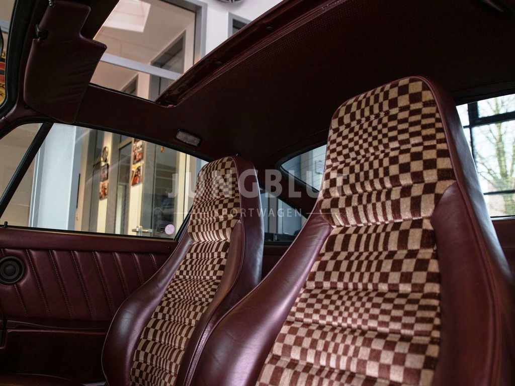 Porsche 911 Turbo 3.3