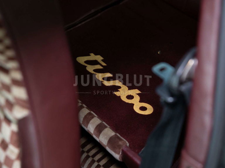 Porsche 911 Turbo 3.3