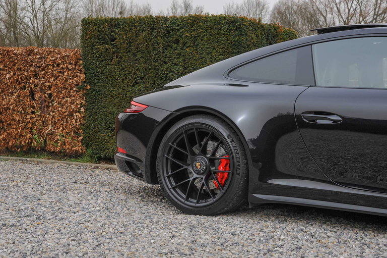 Porsche 991.2 Carrera GTS
