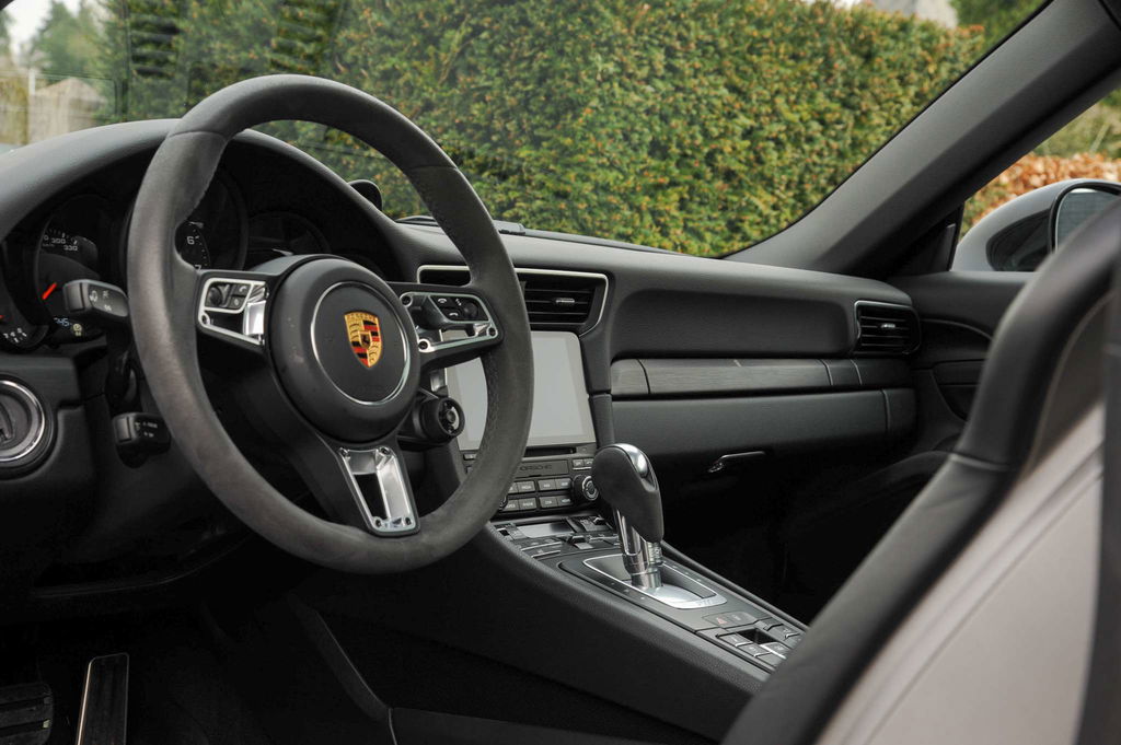 Porsche 991.2 Carrera GTS