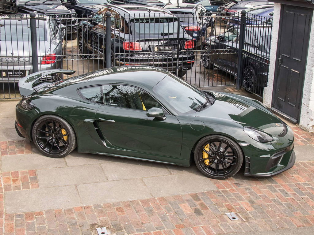 Porsche 718 Cayman GT4