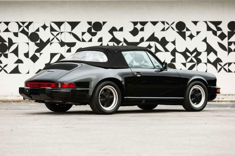 Porsche 911 Carrera 3.2 (US)