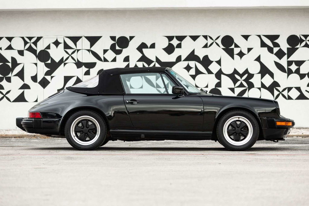 Porsche 911 Carrera 3.2 (US)