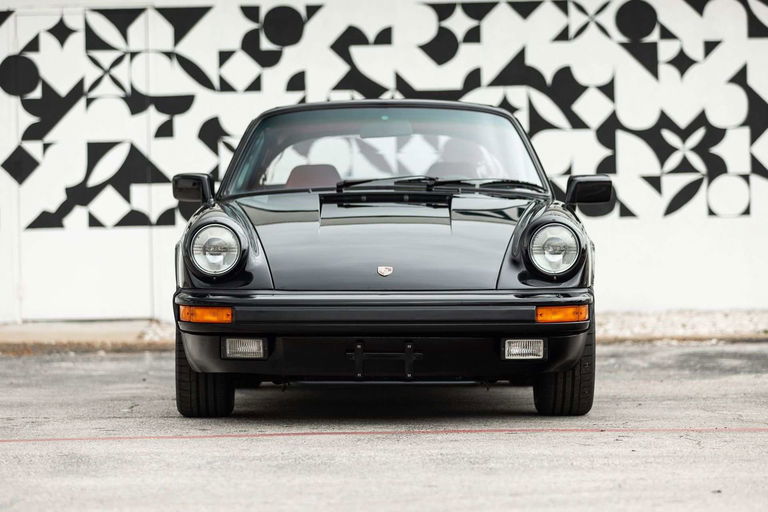 Porsche 911 Carrera 3.2 (US)