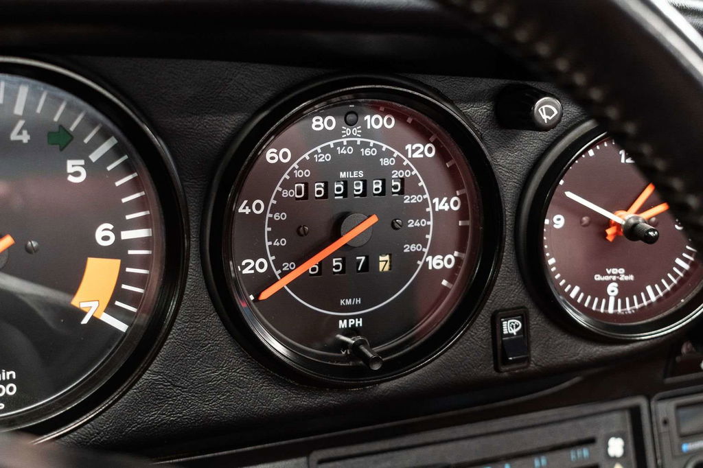 Porsche 911 Carrera 3.2 (US)