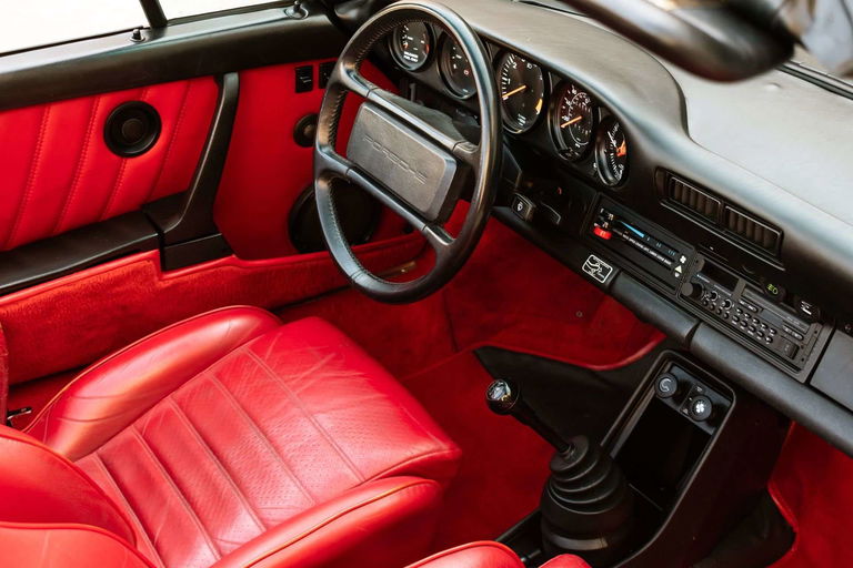 Porsche 911 Carrera 3.2 (US)