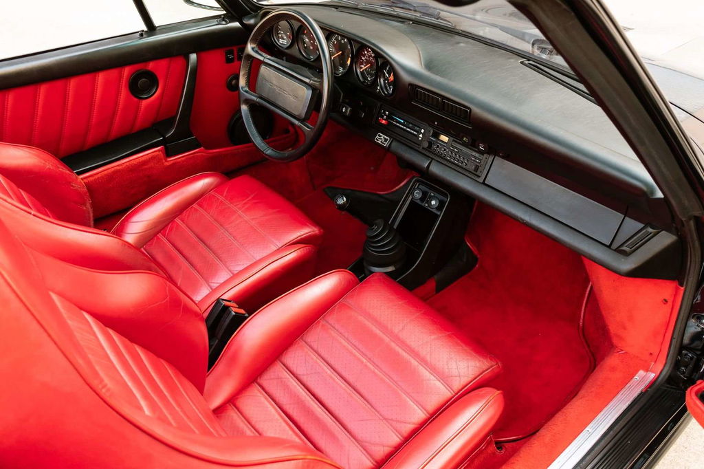 Porsche 911 Carrera 3.2 (US)