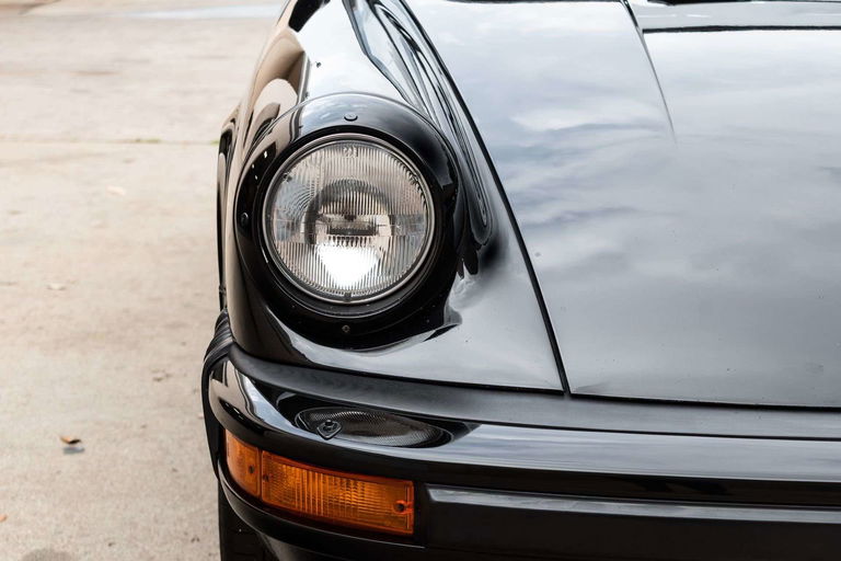 Porsche 911 Carrera 3.2 (US)