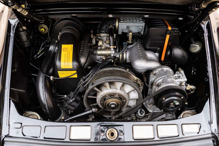 Porsche 911 Carrera 3.2 (US)