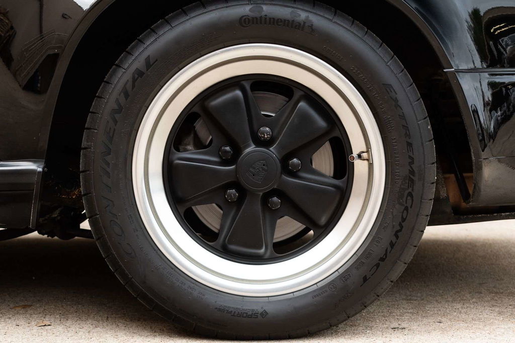 Porsche 911 Carrera 3.2 (US)