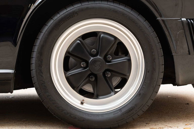 Porsche 911 Carrera 3.2 (US)