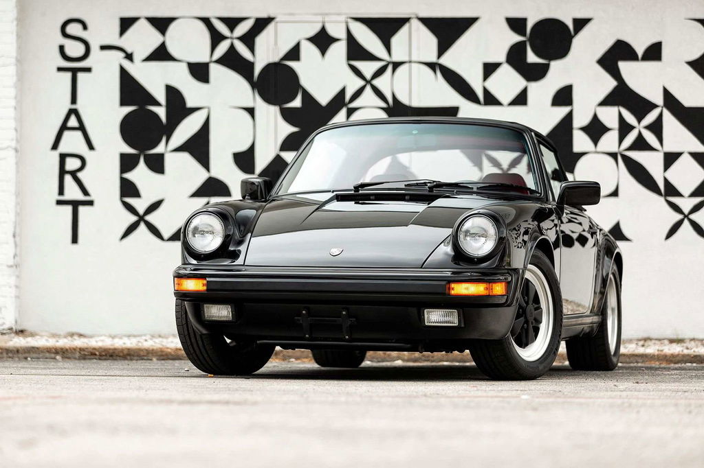 Porsche 911 Carrera 3.2 (US)