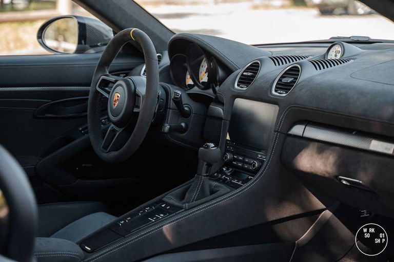 Porsche 718 Cayman GT4 RS