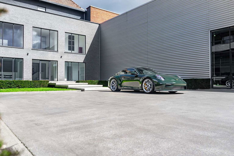 Porsche 992 GT3 Touring