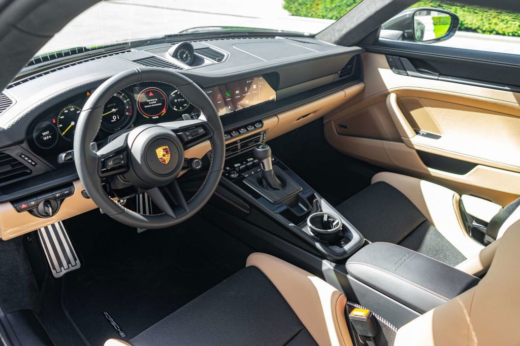 Porsche 992 GT3 Touring