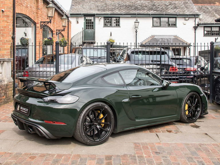 Porsche 718 Cayman GT4