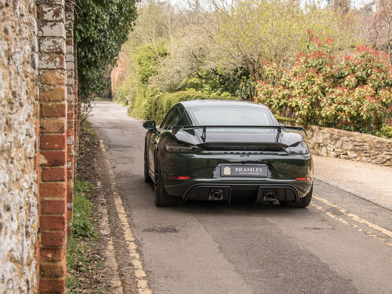 Porsche 718 Cayman GT4