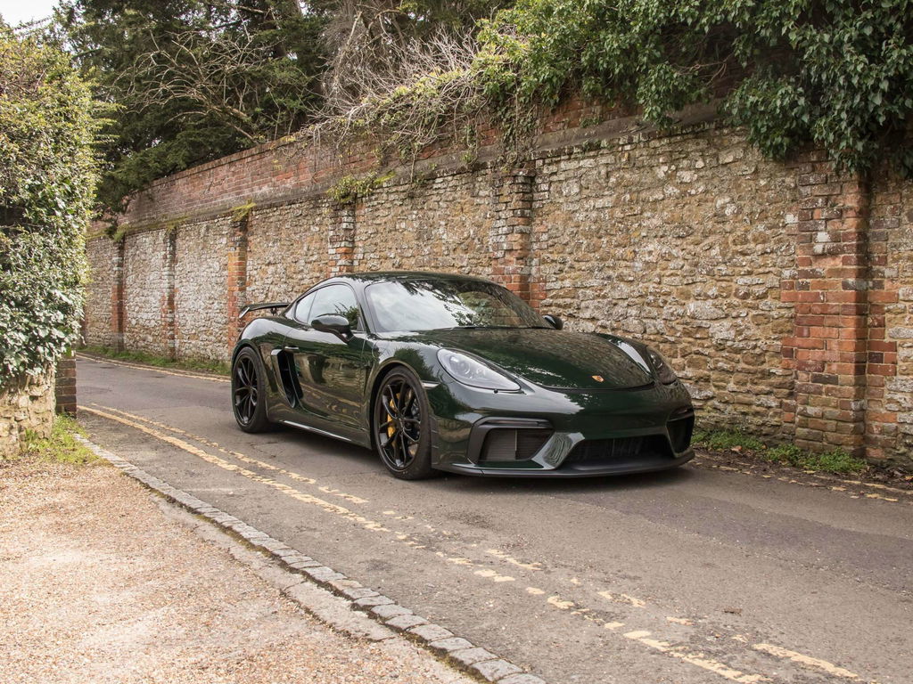 Porsche 718 Cayman GT4