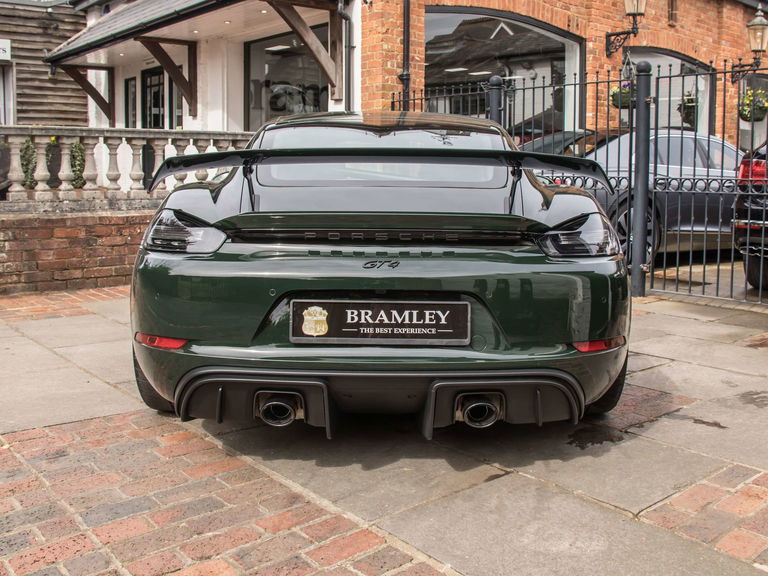 Porsche 718 Cayman GT4