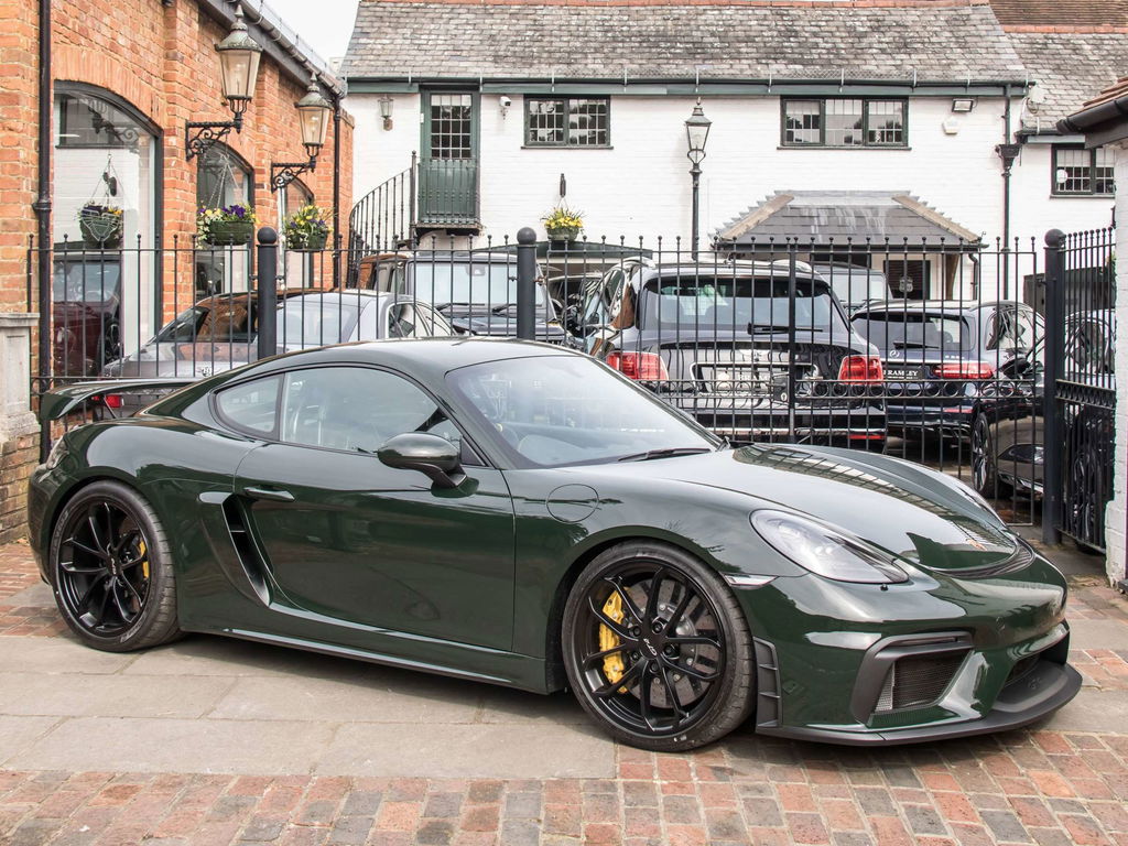 Porsche 718 Cayman GT4