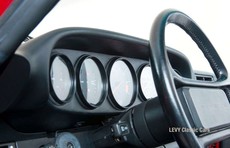 Porsche 911 Carrera 3.2 (KAT)