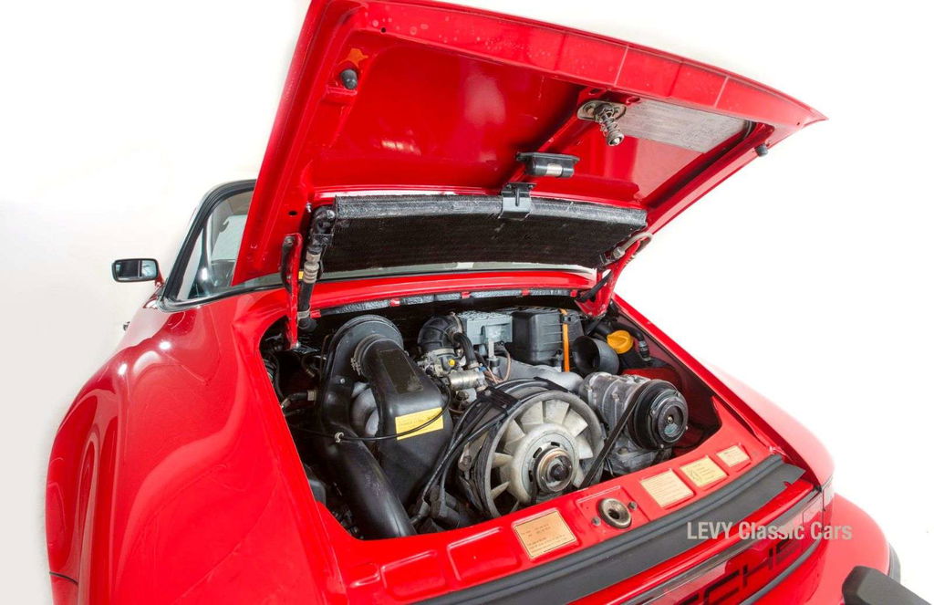 Porsche 911 Carrera 3.2 (KAT)