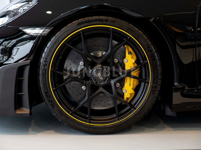 Porsche 718 Cayman GT4 RS