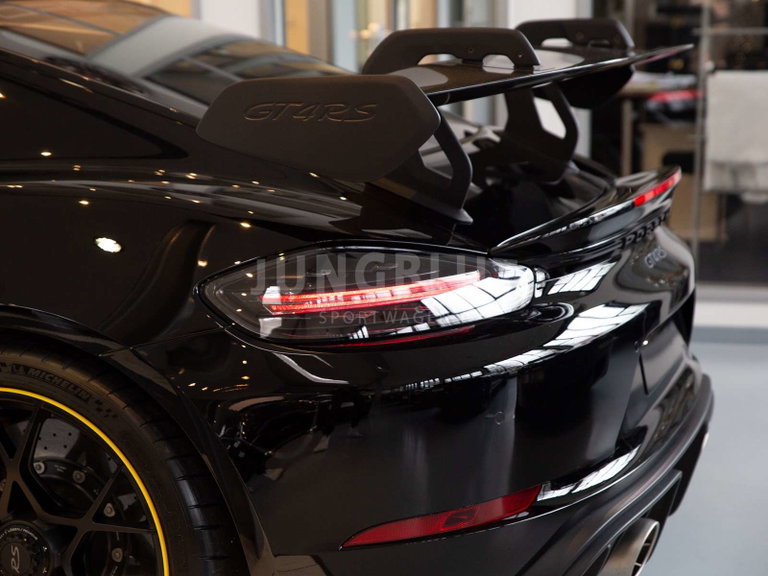 Porsche 718 Cayman GT4 RS