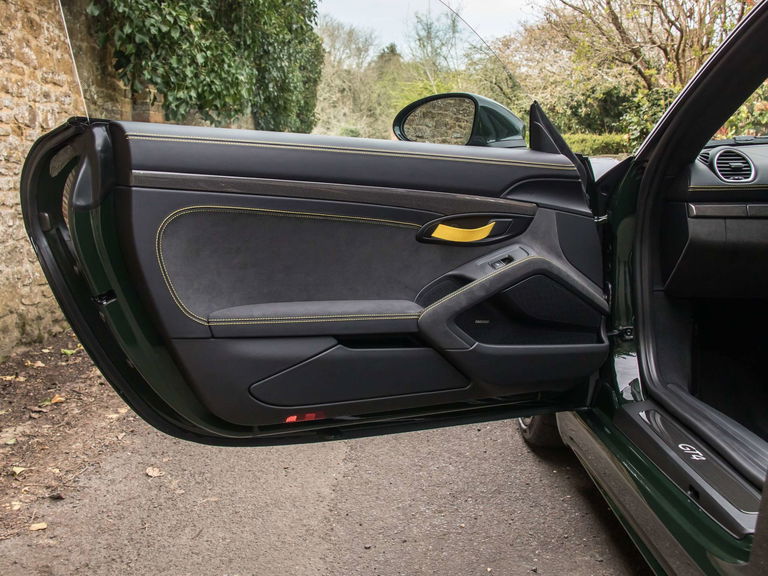 Porsche 718 Cayman GT4