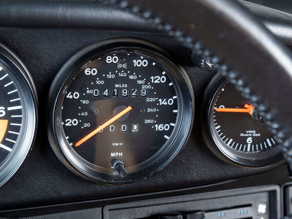 Porsche 911 Carrera 3.2 Speedster (US)