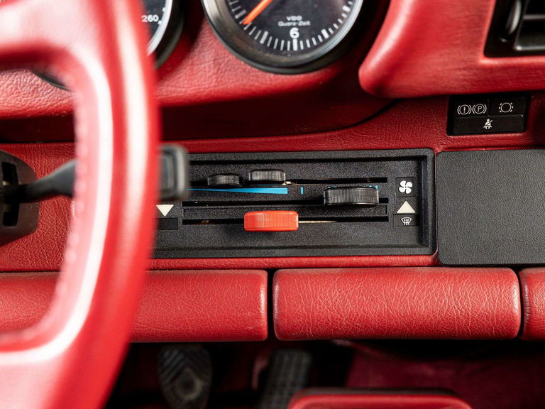 Porsche 911 Carrera 3.2 Speedster