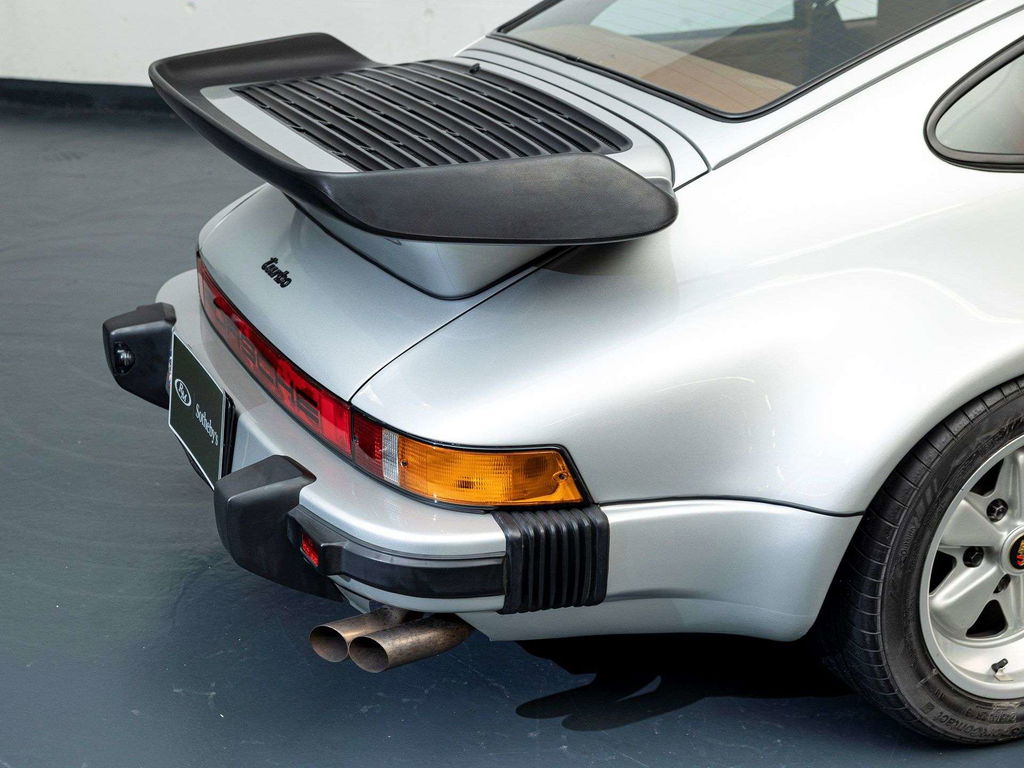 Porsche 911 Turbo 3.3