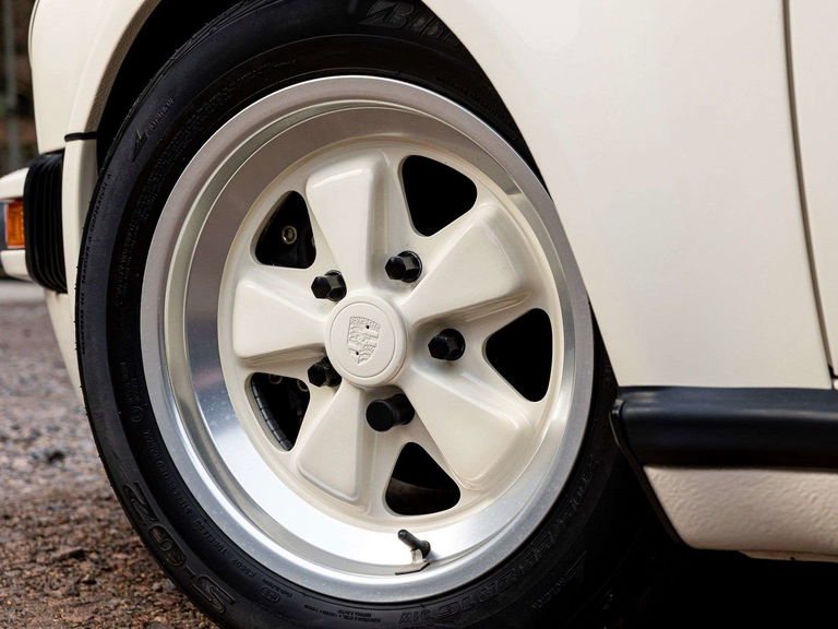 Porsche 911 Carrera 3.2 Speedster